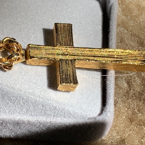 14K Gold Cross Pendant - Picture 5 of 10